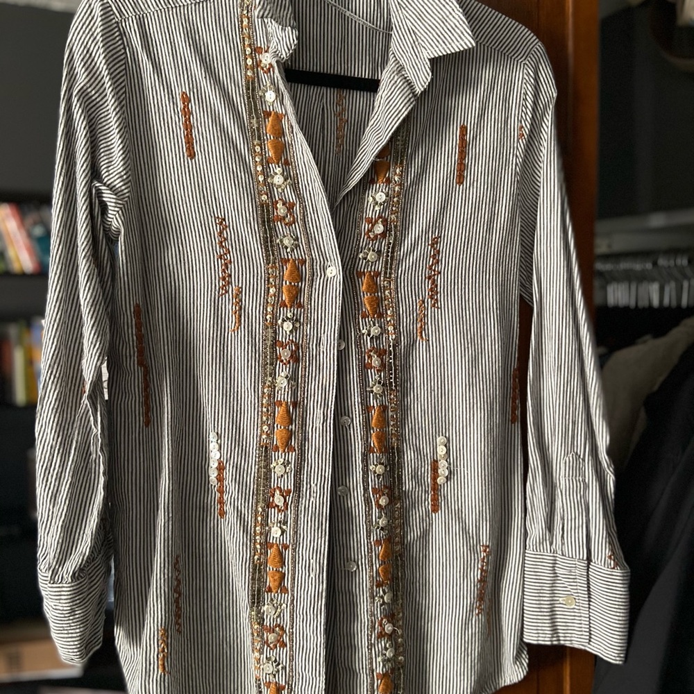 Zara women’s button down size small